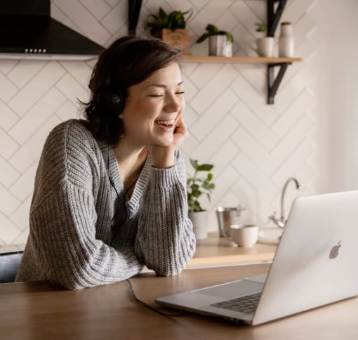 woman-in-videocall-img